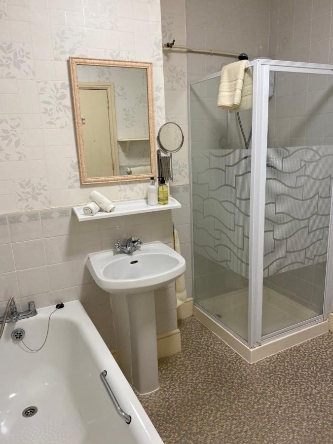 The Kingswood Guest House - Adult Only เวย์มัธ ภายนอก รูปภาพ
